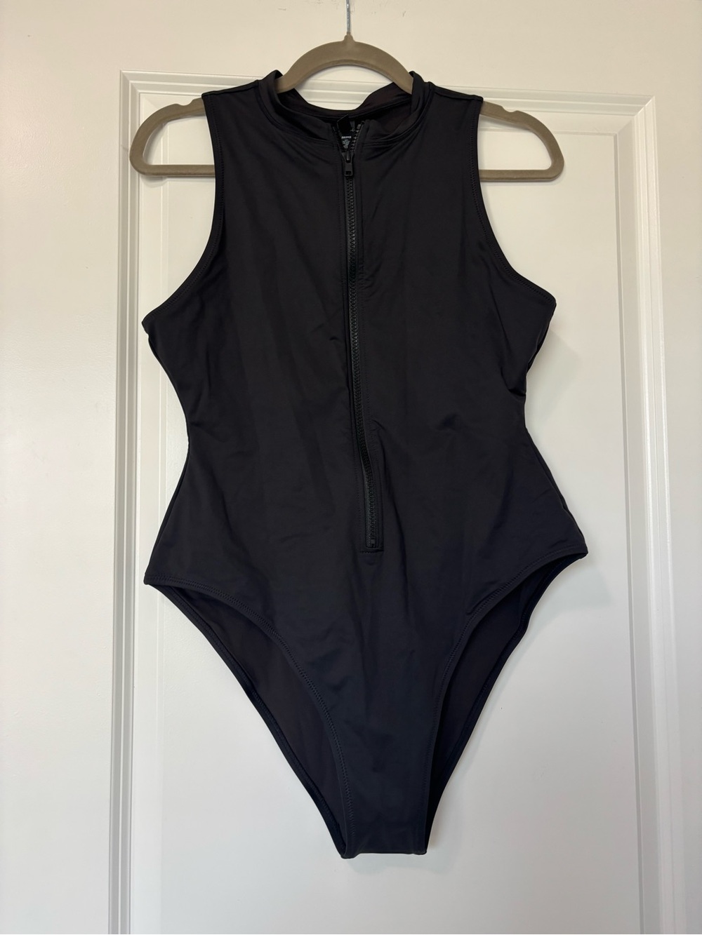 SKIMS women’s recycled swim sleeveless one piece zip front onyx size XL NWT